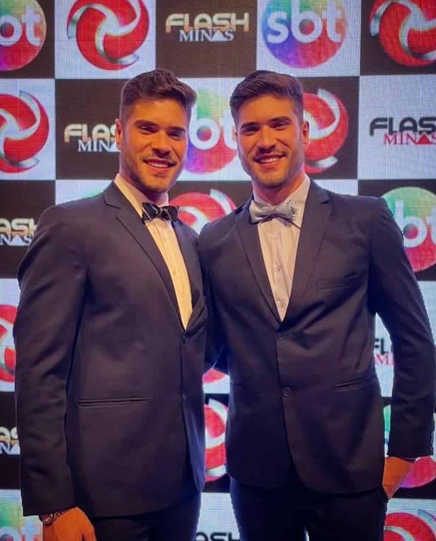 Gêmeos Barbosa em evento de gala